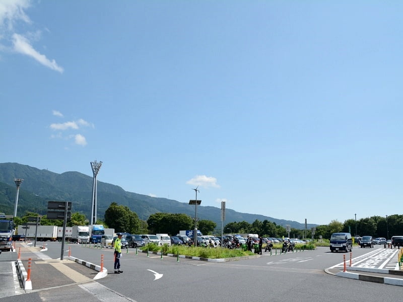 足柄サービスエリア上り駐車場