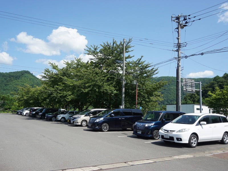 道の駅虹の湖駐車場
