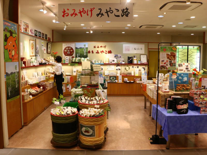 奈良駅お土産ショップ2