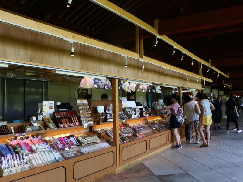 東大寺大仏殿お土産ショップ2