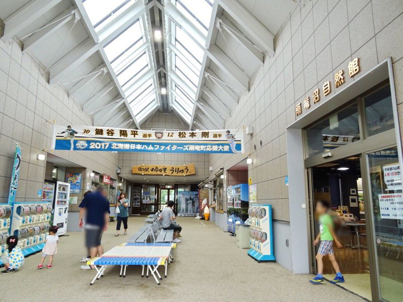 道の駅 田園の里うりゅうの建物の中