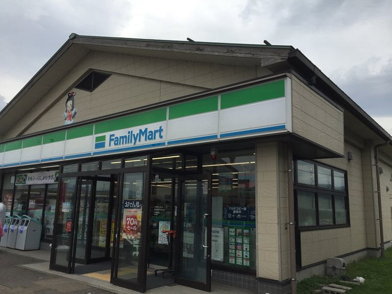 道の駅清流茶屋かわはらファミリーマート