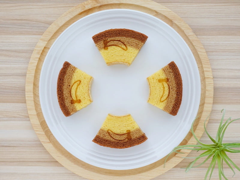 東京ばな奈「見ぃつけたっ」 しっとりクーヘン 中身2