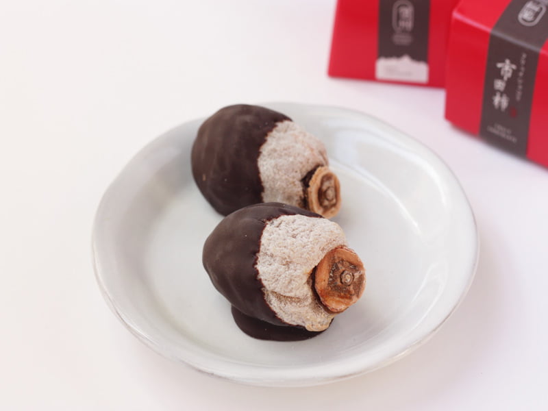 信州里の菓工房 市田柿フリュイショコラ栗 中身の写真