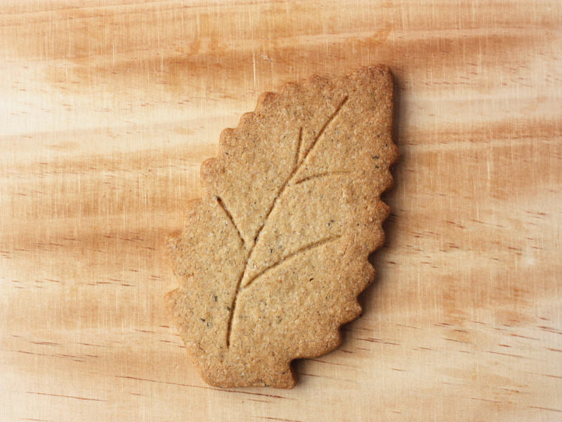 信州里の菓工房　栗サブレ　紅茶の写真
