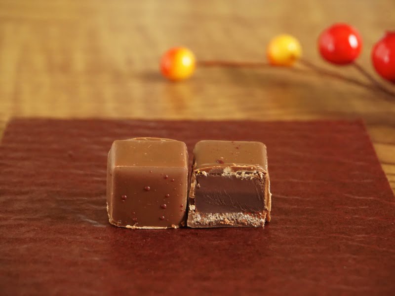 エスコヤマ SUSUMU KOYAMA’S CREATION INTERNATIONAL CHOCOLATE AWARDS 2017カシスチョコ