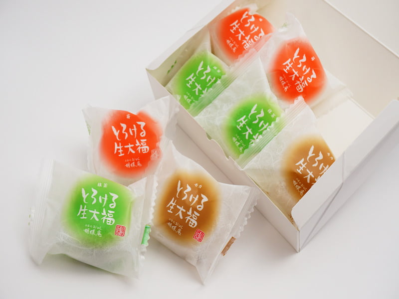 胡蝶庵　とろける生大福　開封した写真