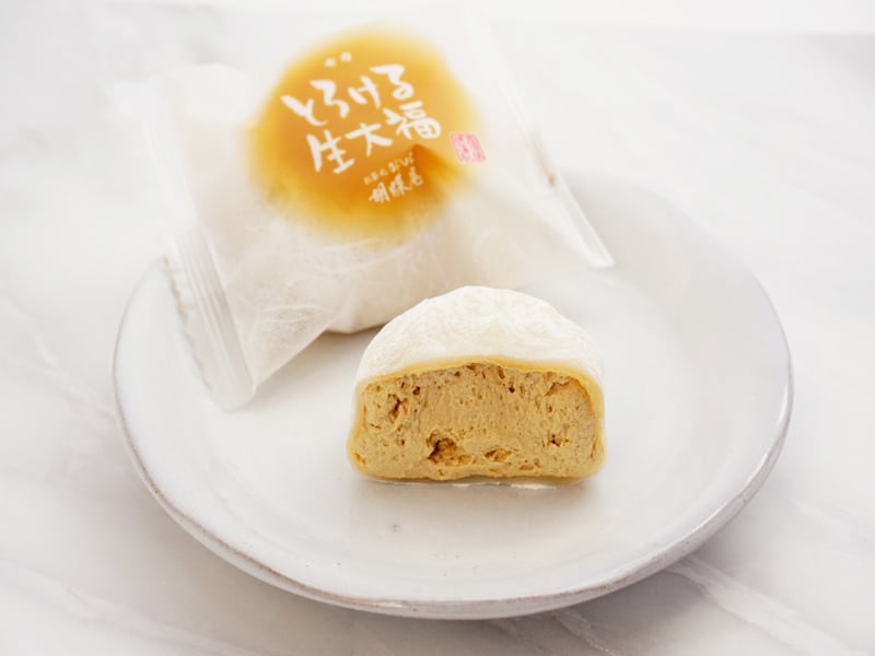 胡蝶庵　とろける生大福　モカ　断面