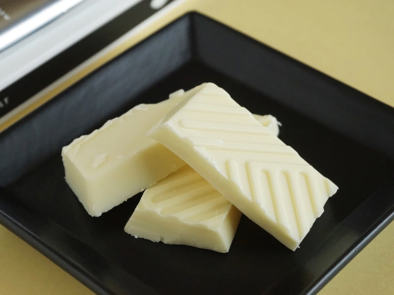 石屋製菓 恋するチョコレート ホワイトチョコレートと塩中身