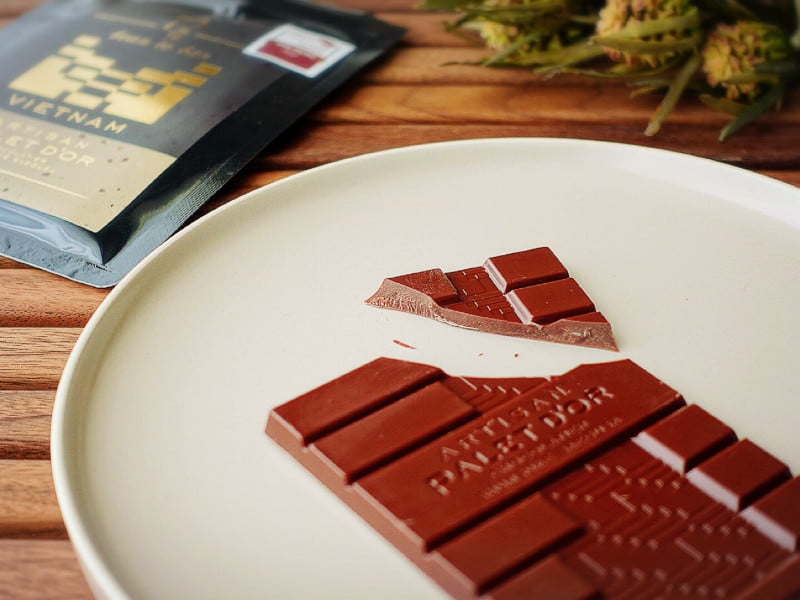 アルチザン パレドオール タブレットショコラ ベトナム72% 中身