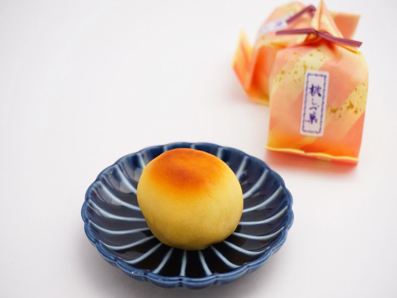 あずさ堂 桃しづ菓 中身の写真