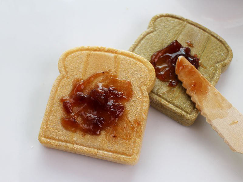 あんトースト最中で最中に餡をのせた写真
