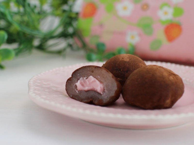 濃姫いちごのチョコくりーむ大福を開封した写真