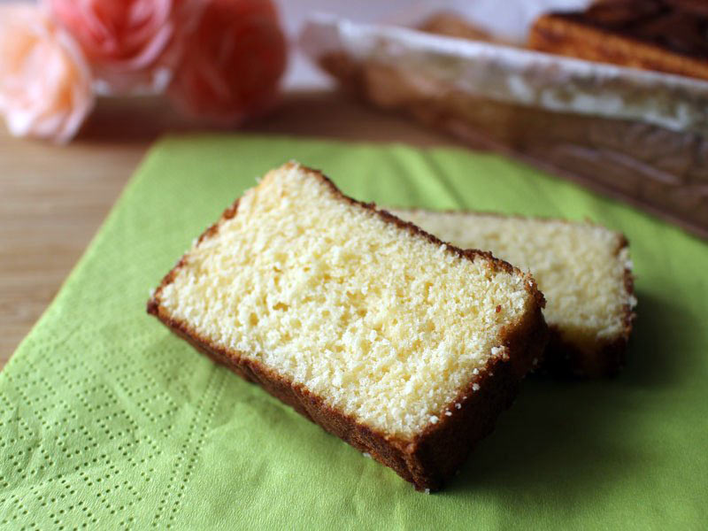 松浦軒カステーラをカットした写真