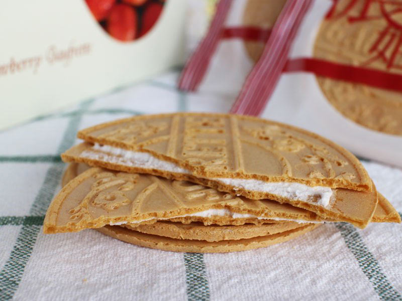 濃姫いちごゴーフレットの断面写真