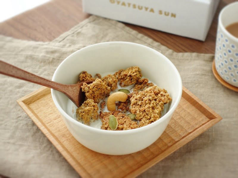 OYATSUYA SUN チャイグラノーラ 中身2
