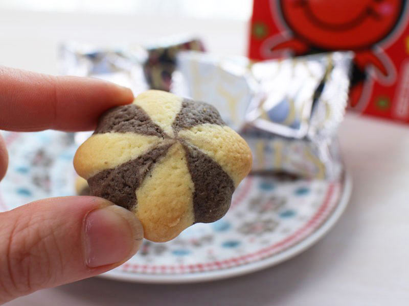 飛騨クッキーさるぼぼちゃんハイの大きさが分かる写真