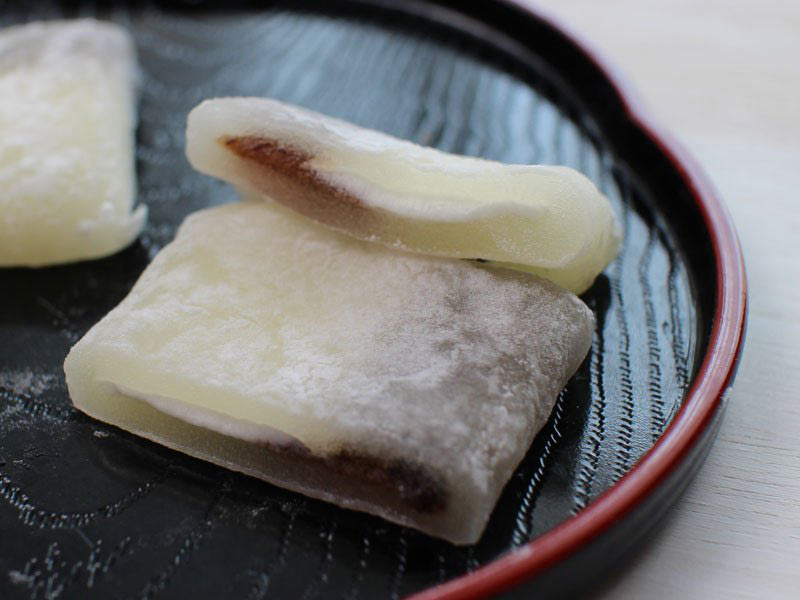 名古屋小倉ホイップ餅のアップの写真