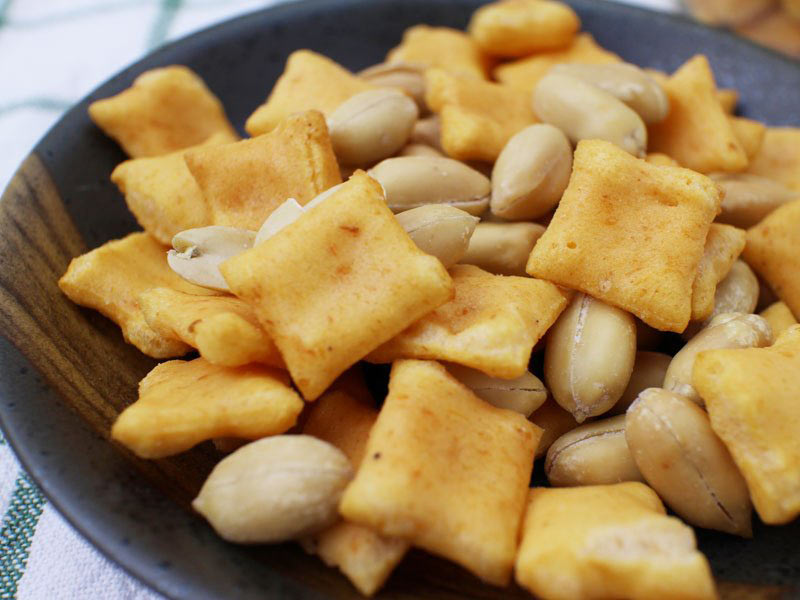 だるま堂谷汲あられ海老ピ―の写真