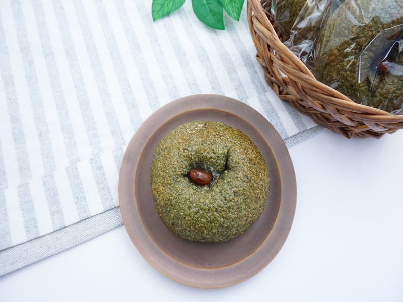 ベーグル屋ハル よもぎ甘納豆ベーグル 中身の写真