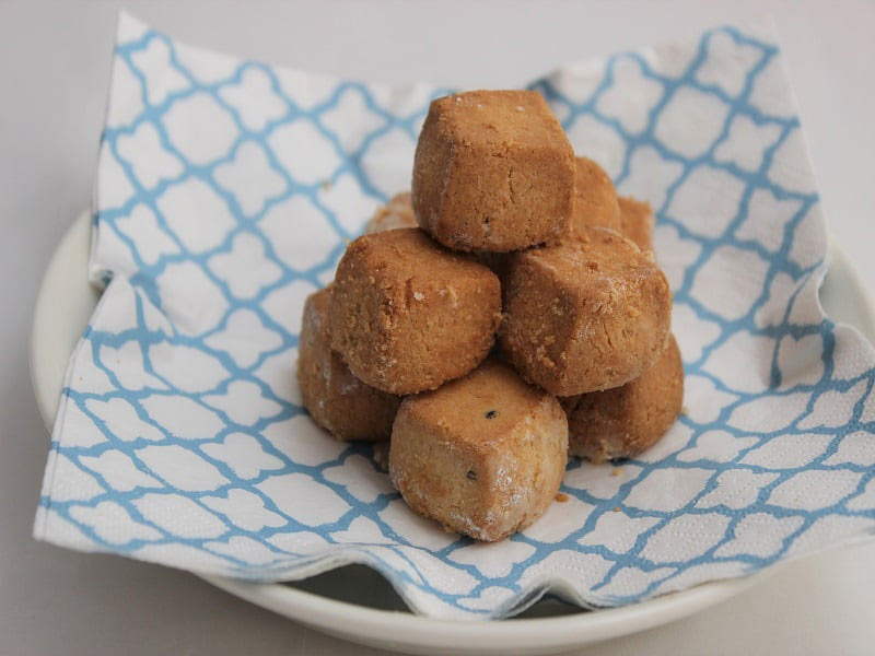 西内花月堂 和讃盆くっきぃ和三盆 中身
