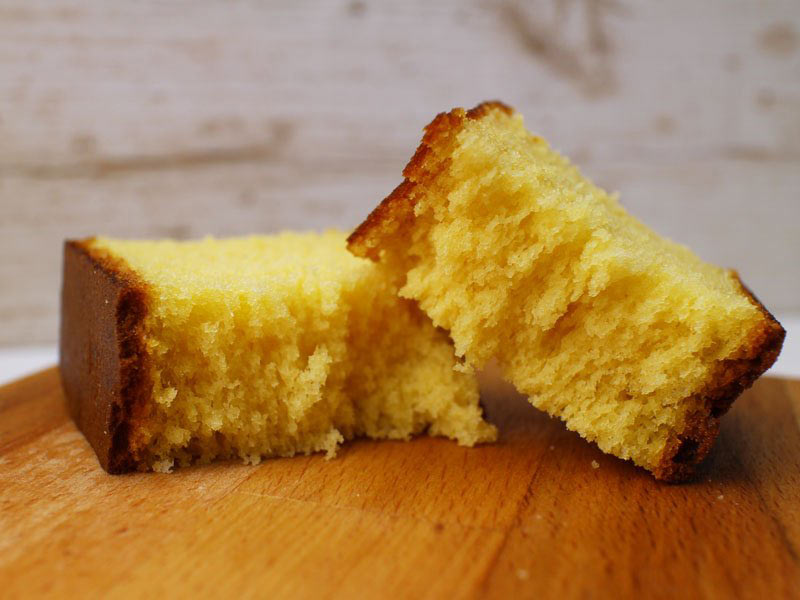 長崎堂地どりコーチンカステーラの断面写真