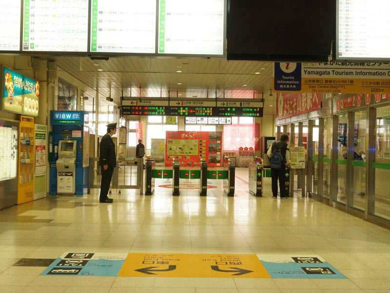 山形駅改札