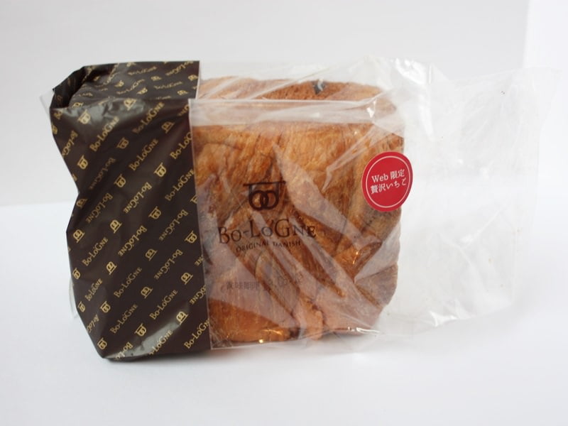 ボローニャデニッシュ食パン贅沢いちご外装写真