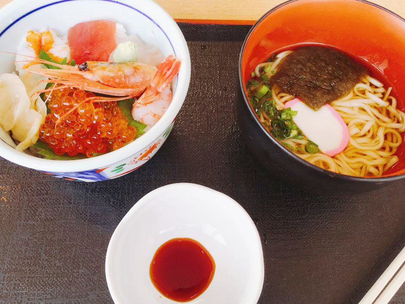 道の駅象潟海鮮丼