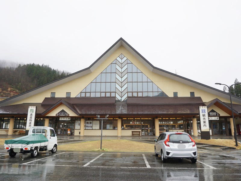 道の駅にしかわ外観