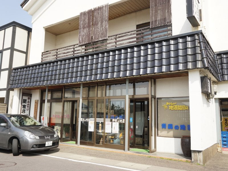 浅虫温泉街 お土産店1