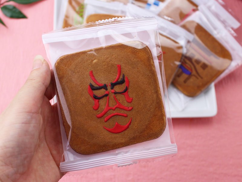 銀座松崎煎餅歌舞伎三味胴の個包装の写真