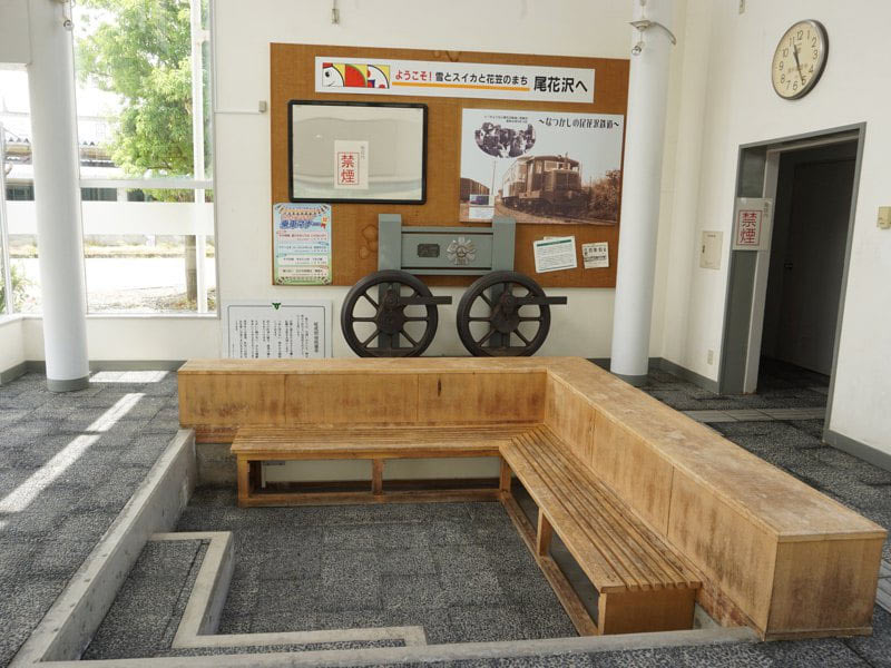 大石田駅待合室