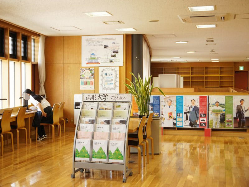 さくらんぼ東根駅コワーキングスペース中