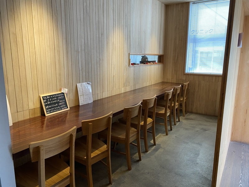 タカミオカキの店内写真