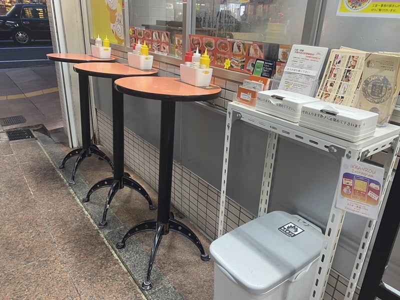 三宮一貫楼のイートインスペース写真