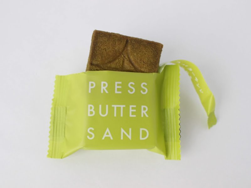 プレスバターサンド宇治抹茶 個包装開封写真