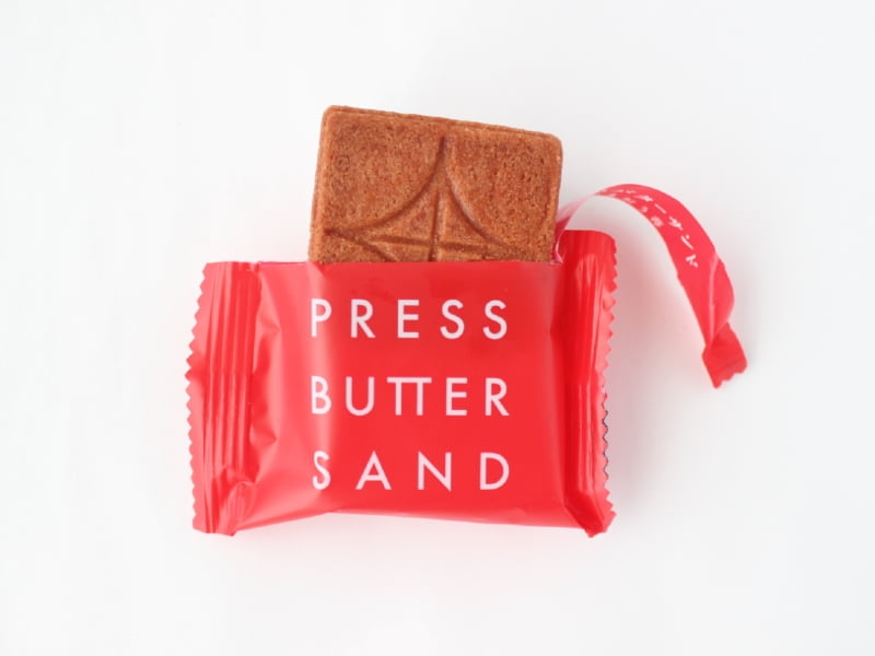 プレスバターサンド あまおう苺の個包装開封写真