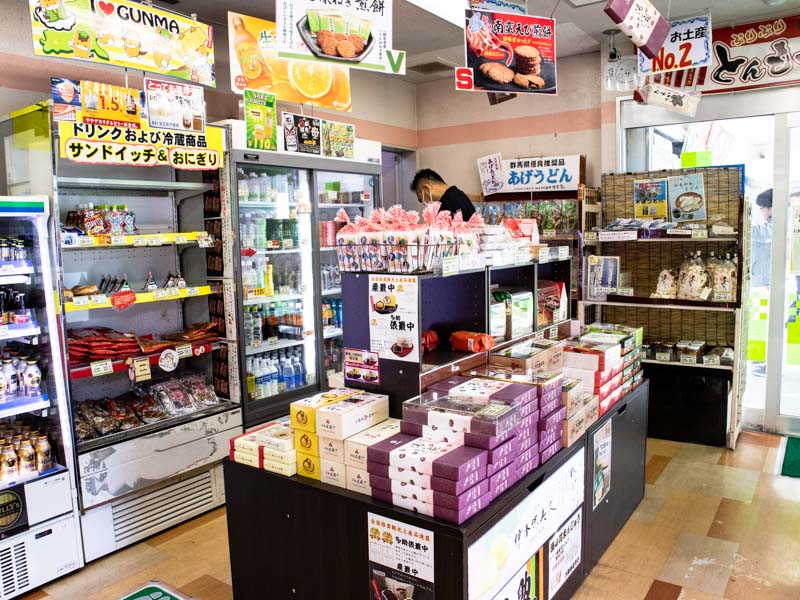 駒寄PA(上り)のお土産コーナー