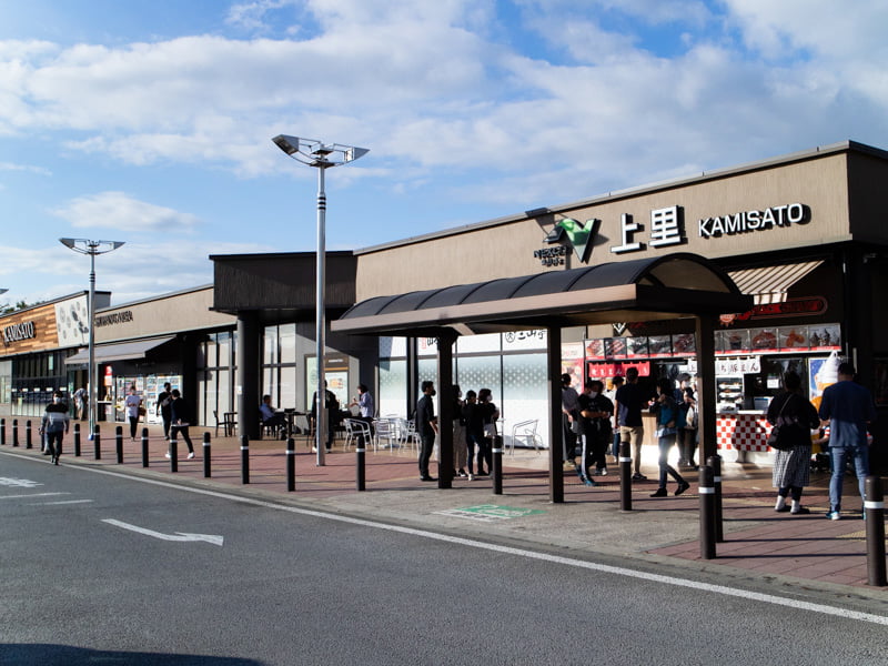 上里SA(上り)の外観