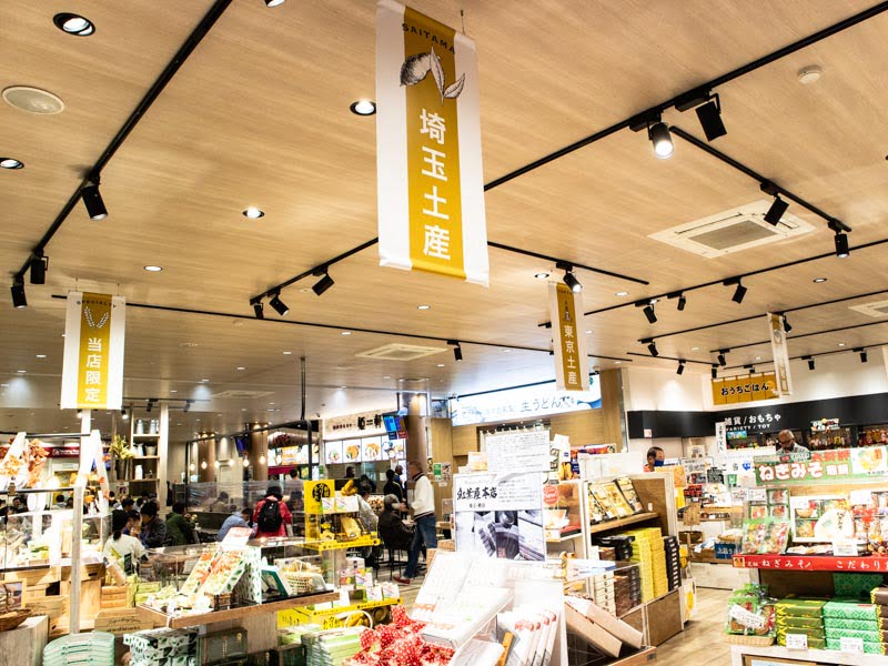 上里SA(下り)売店のお土産エリア