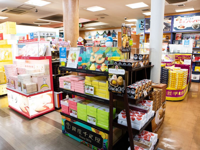 三芳PA(下り)のお土産ショップ