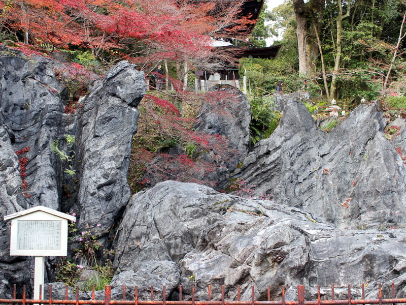 石山寺の硅灰石