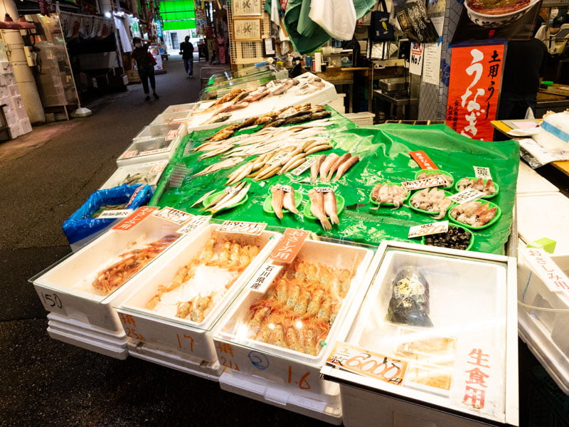 近江町市場の鮮魚店