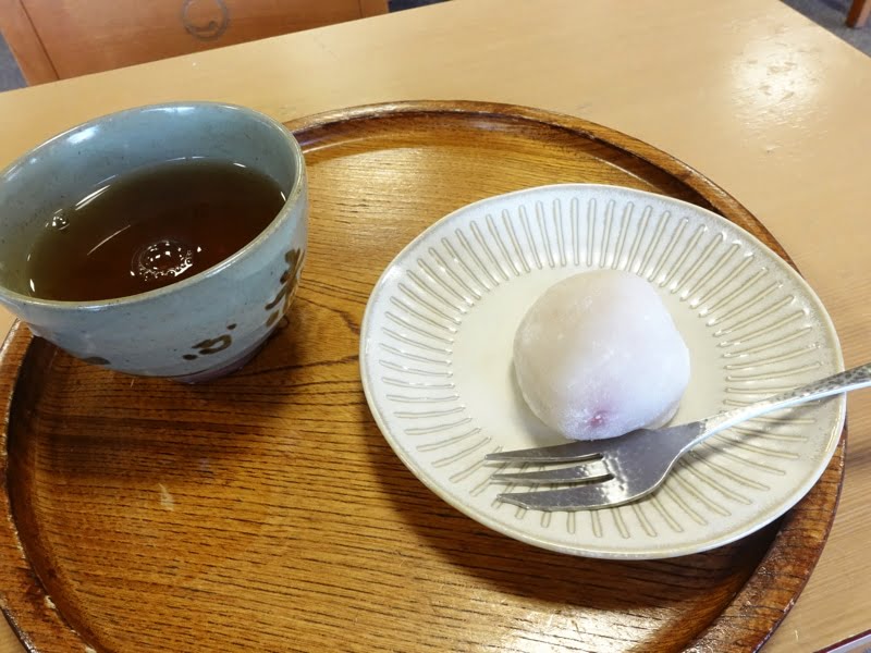 伊勢神宮の参道でいちご大福を食べた