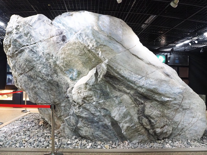 道の駅親不知ピアパーク 翡翠ふるさと館 ヒスイ原石